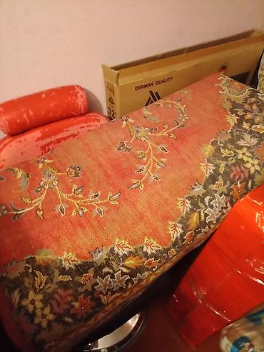 kovrolin: Saz veziyetde.Az işlenib.Ölçü:3x2.5 — 2