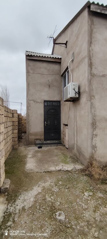 Həyət evləri və villaların satışı: 3 otaqlı, 90 kv. m, Orta təmir