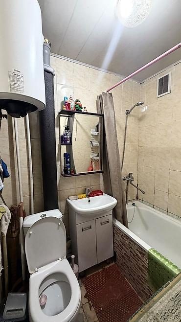Квартиры: 3 комнаты, 58 м², 10 мкр 104 серия, 2 этаж, Косметический ремонт — 5