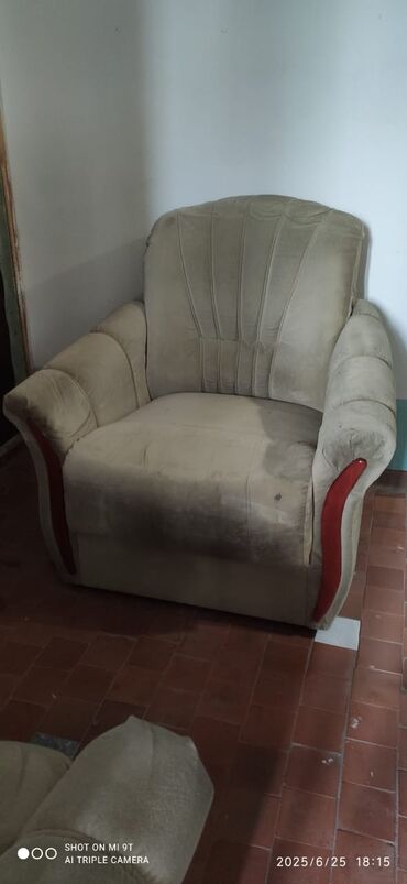 Спальные гарнитуры: Продаю 1) Кровать 2спальн.,с настенными прикраватными полками — 7