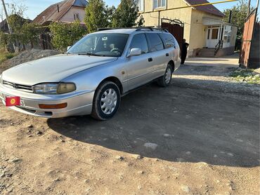 Toyota: Toyota Camry: 1993 г., 2.2 л, Механика, Бензин, Универсал