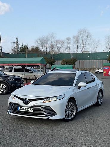 Toyota: Toyota Camry: 2019 г., 2.5 л, Вариатор, Гибрид, Седан — 2