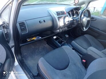 Honda: Honda Fit: 2002 г., 1.3 л, Вариатор, Бензин, Хэтчбэк — 6