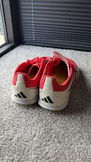 футзалки: Футзалки Adidas, размер 42,5
Продаю так как мужу не подходит — 2