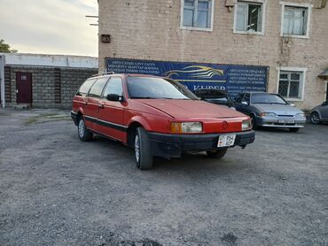 авто универсал: Volkswagen Passat: 1990 г., 1.8 л, Механика, Бензин, Универсал