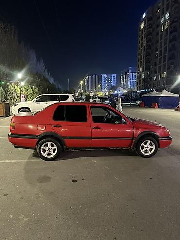 Volkswagen: Volkswagen Vento: 1992 г., 1.8 л, Механика, Бензин, Седан — 5