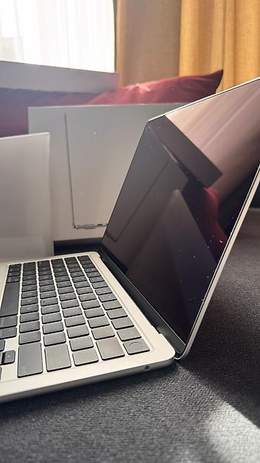 Ноутбуки Apple (MacBook): Ноутбук Apple (MacBook) 13.5 ", M2 — 14