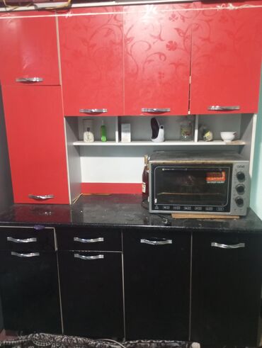 Кухонные наборы: СР продаю кухонный гарнитур с столами at lalafo.kg Кухонные наборы: СР продаю кухонный гарнитур с столами