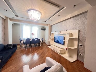 4 комнатные квартиры: Yasamal, 3 otaqlı, Yeni tikili, m. İnşaatçılar, 120 kv. m