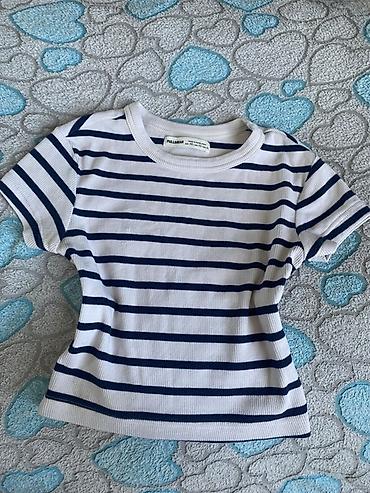 opel t: Pull&Bear qadın T‑shirt

Sadece bir defe geyinilib, XS/S — 2