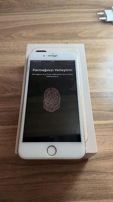 6 plus ekran: IPhone 8 Plus, Qızılı, Simsiz şarj — 9