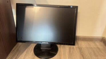монитор на 210: Монитор, Samsung, Б/у, LCD, 20" - 21"