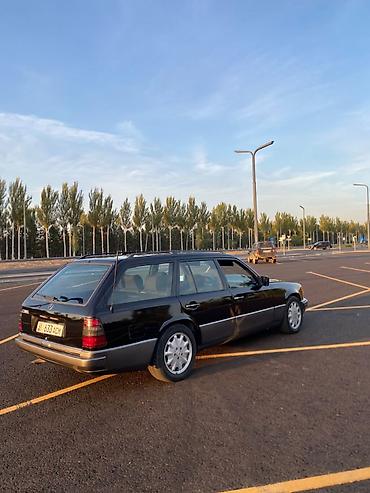 салон е46: Mercedes-Benz E-Class: 1990 г., 2.3 л, Кол менен иштөөчү, Бензин, Универсал — 4