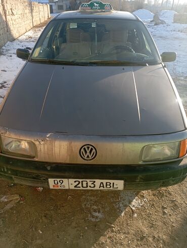 машына мазда: Volkswagen Passat: 1988 г., 1.8 л, Механика, Бензин