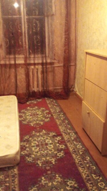 снять квартиру в заре: 1 бөлмө, 8 кв. м, Малосемейка, 4 кабат, Эски ремонт