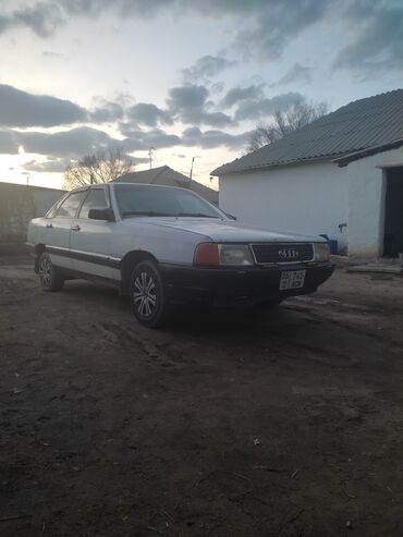 винтовой домкрат: Audi 100: 1985 г., 1.8 л, Механика, Седан