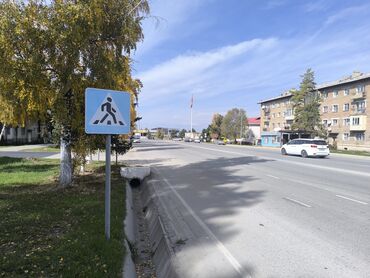 1 комната собственник без подселения с мебелью полностью: 3 комнаты, 60 м², 105 серия, 1 этаж, Старый ремонт