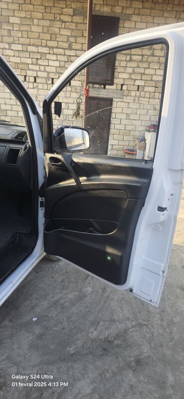 Mercedes-Benz: Mercedes-Benz Vito: 2.2 l | 2011 il Van/Minivan — 15