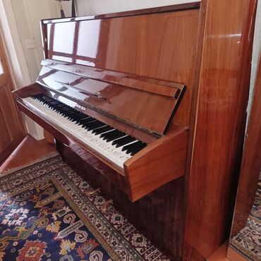 Gitaralar: Piano, Rostov-Don, Akustik, İşlənmiş, Ünvandan götürmə