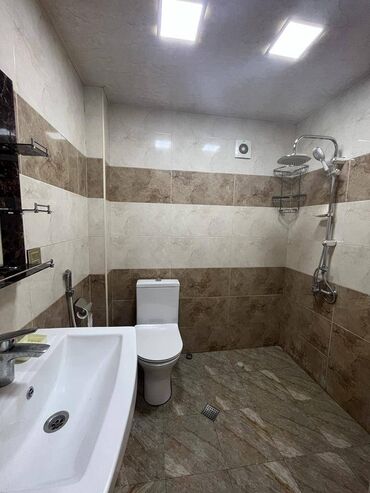 Uzunmüddətli kirayə mənzillər: Remontludur.boş evdir.kondisioneri varNərimanov rayonu funda hospital — 2