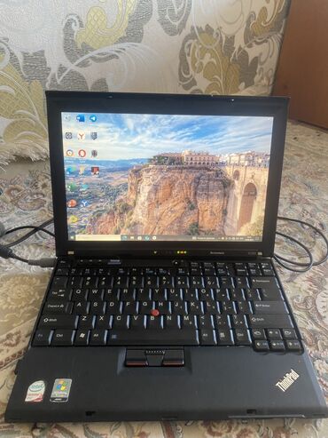 блоки питания для ноутбуков ukc: Ноутбук, Lenovo, Б/у