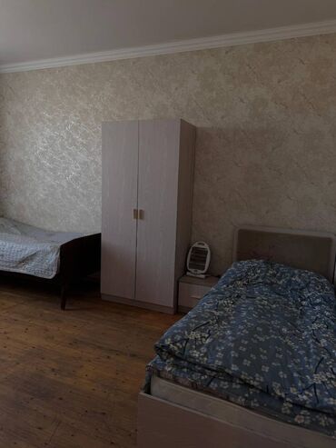 Həyət evləri və villaların satışı: Qala qəs. 3 otaqlı, 110 kv. m, Yeni təmirli — 4