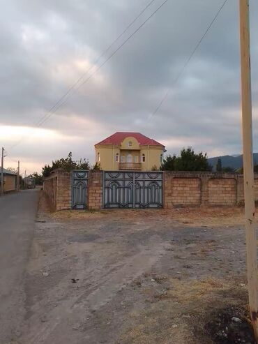 Həyət evləri və villaların satışı: 7 otaqlı, 250 kv. m, Yeni təmirli — 2