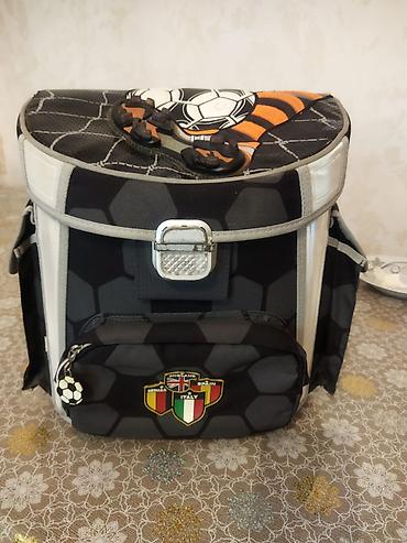 futbol corab: Futbol temalı məktəb çantası - Bərk formaya malik karkaslı modellə — 1