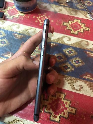 Apple iPhone: IPhone 8, Qara, Simsiz şarj — 4