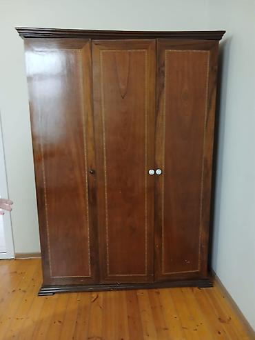 İşlənmiş, 3 qapılı, Siyirməli, Qəhvəyi, Taxta, Açılan, Düz dolab lalafo.az -da İşlənmiş, 3 qapılı, Siyirməli, Qəhvəyi, Taxta, Açılan, Düz dolab