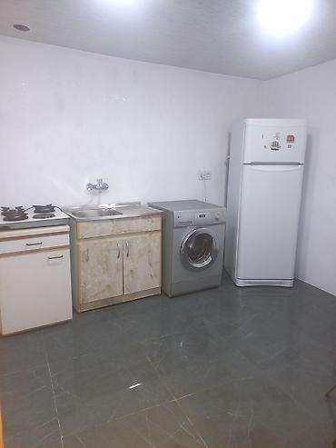 20ci sahe kiraye ev: Kirayə üçün 1 otaqlı, mebelli həyət evi - Plan: geniş otaq + mətbəx + — 3