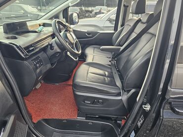 Hyundai: Hyundai Staria: 2022 г., 2.2 л, Типтроник, Дизель, Минивэн — 13