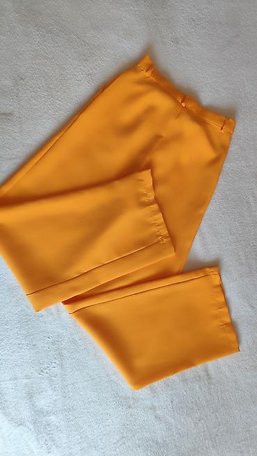 bele 97: Ženski komplet – sako i pantalone u intenzivnoj narandžastoj boji - — 4
