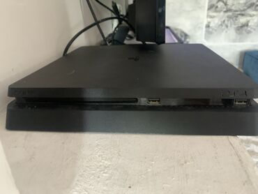 джойстик дуалшок 3: Игровая консоль Sony PlayStation 4 в комплекте с двумя беспроводными