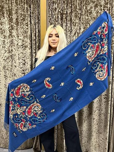 шапки в баку: Kaşemır çiyin salları.yenıdır. rengler var.ıstı saxlayır. cstdırılma — 3