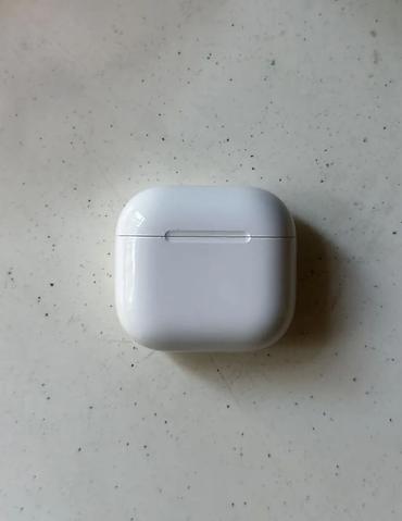 jbl tws 4 оригинал: Məhsul - Airpods 4 Xanım tərəfindən istifadə olunub. Orijinaldır. 1 — 3