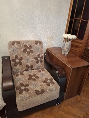 Divan və kreslo dəstləri: SaTILIr! Bir Divan,2 kreslo. Divan və kreslolar bazalıdır. Yasamal
