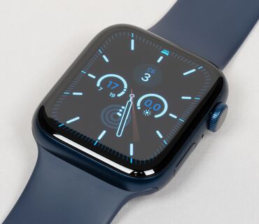Наручные часы: Apple Watch 6. 44mm Без коробки Только зарядка В хорошем состоянии