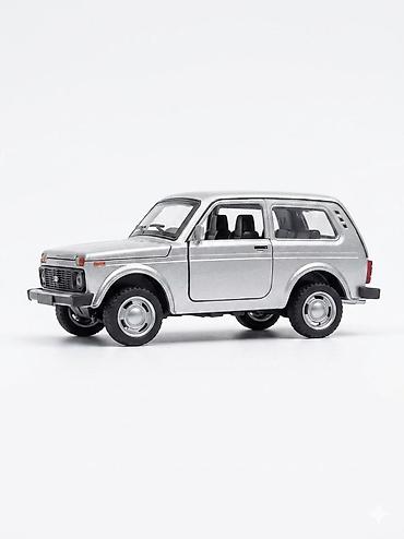 Oyuncaq nəqliyyat: Məhsul: Li Auto L9 model avtomobil maketi (1:18 ölçü nisbəti) - — 10