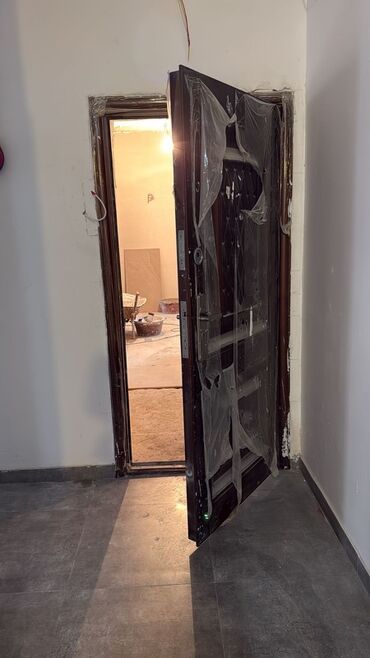 demir rewotkalar: Dəmir giriş qapısı Yeni mənzildən çıxmış standart ölçüdə - Material