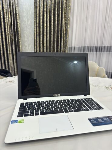 havadan internet: ASUS noutbuk - Model xətti: ASUS (ağ korpus, 15.6" sinif ekran) -