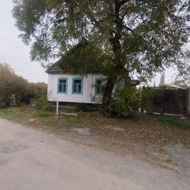 продаю в связи с переездом: Дом, 70 м², 4 комнаты, Собственник, Старый ремонт