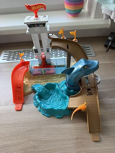 john wick: Игровой набор Hot Wheels «Атака акулы» (водная трасса с башней и — 1