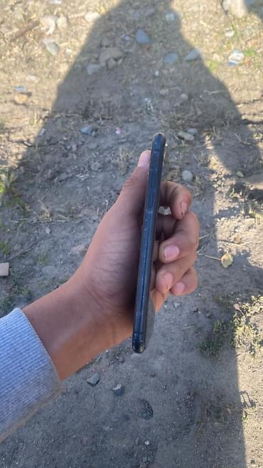 фото 3 на 4: Смартфон Apple iPhone XR, цвет чёрный. Характеристики и особенности — 1