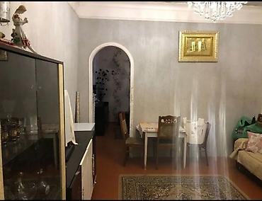 1 otaq kiraye: Elmlərdə metroya piyada 2 dəq məsafədə Kirayə 1 otaqlı evə tələbə — 1