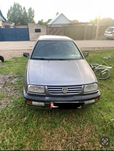 шына 235 65 16 с: Volkswagen Vento: 1993 г., 2 л, Механика, Бензин, Седан