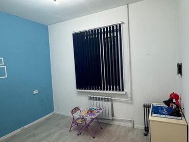 напольные: Линолеум в рулонах, светло‑серый под выбеленный дуб Продается два