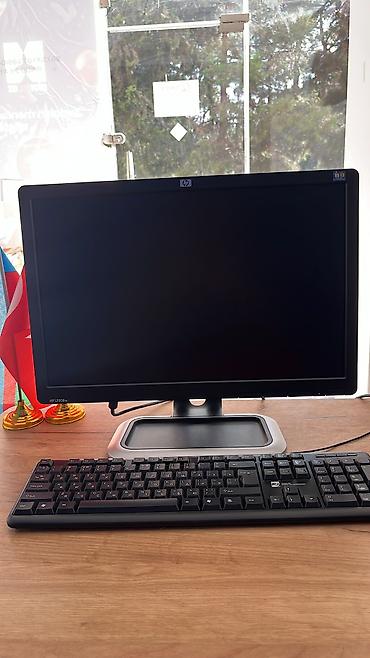 foni: HP masaüstü kompüter dəsti Tərkib: - HP qüllə tipli sistem bloku (hp — 3