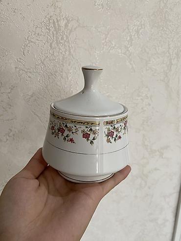 Наборы посуды: Набор разной посуды для дома: кружки, креманки, молочники. Состав: - — 5