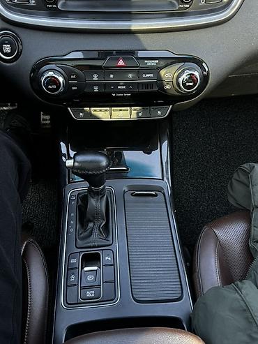 Kia: Kia Sorento: 2017 г., 2 л, Дизель, Кроссовер — 10